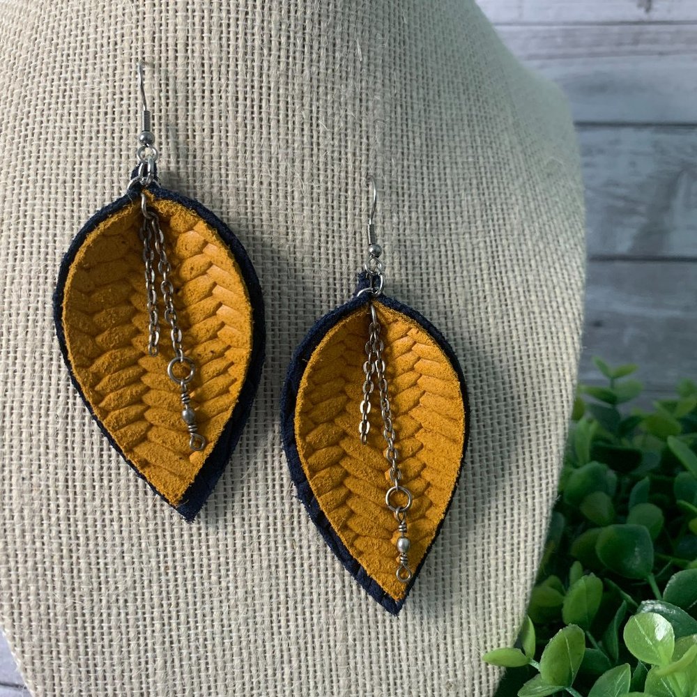 𝅺Boutique Leather Earrings, Layered Petel Style, Navy and Gold